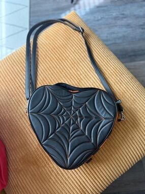 Black Spider Web Heart-Shaped Crossbody Bag